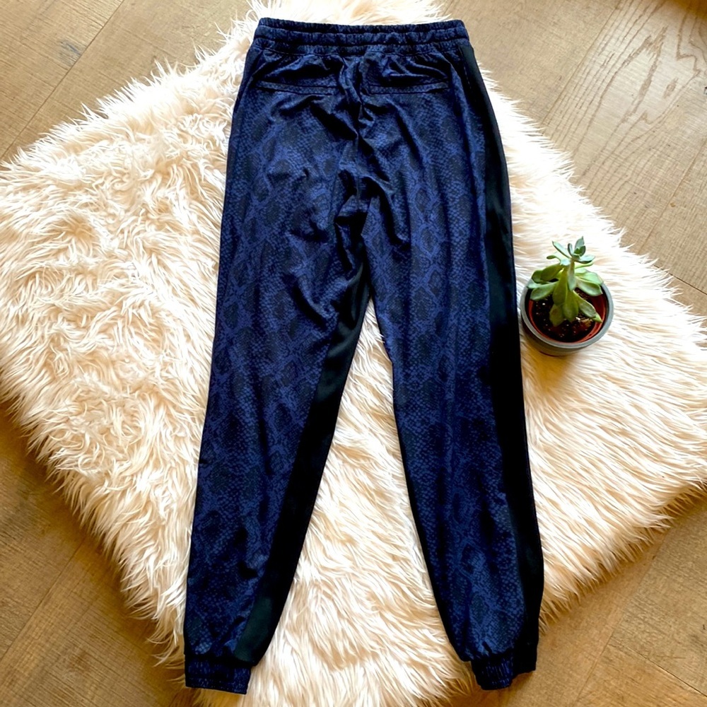 Athleta Brooklyn Navy Python Print High Waisted J… - image 6